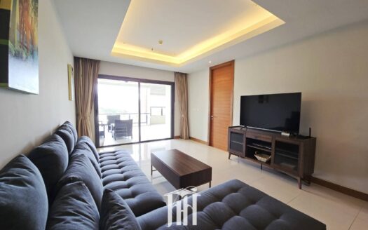Condominium with A LIFE GOLF MEMBERSHIP in Black Mountain Golf Club for Sale